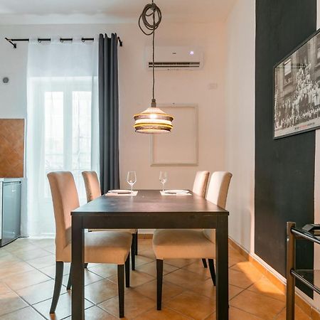 Ballaro Central Cozy Studio With Balcony Palermo Bagian luar foto